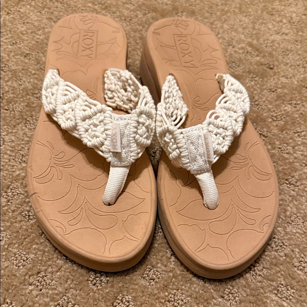 Roxy Women's White and Tan Sandals size 7